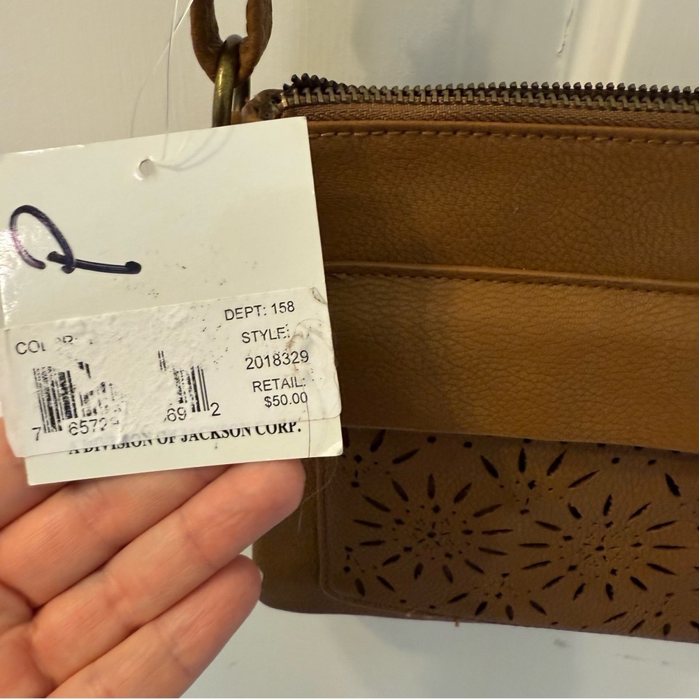 Tan Leather Crossbody Bag with Structured Design - Picture 4 of 14